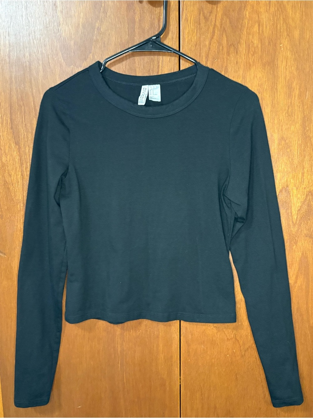 H&M Black Long-Sleeve Crewneck Tee